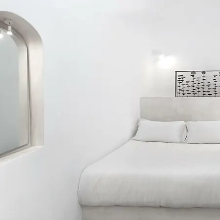 Thireas Fira (Santorini)