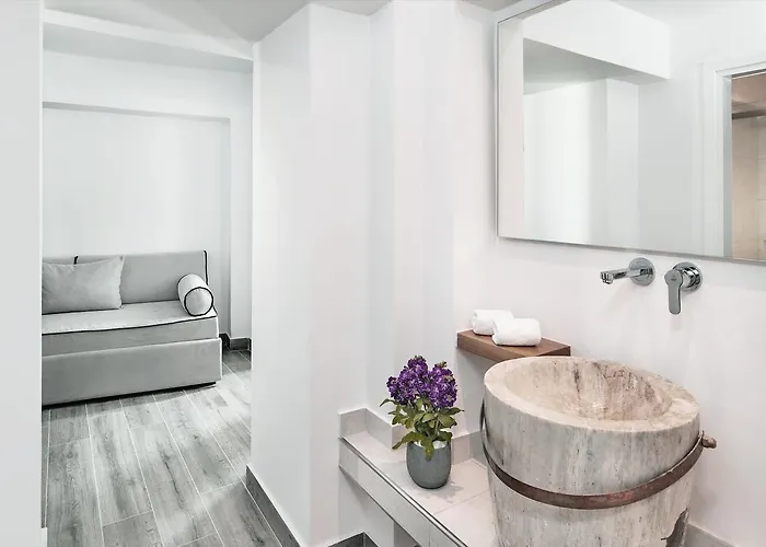 Thireas Отель 4*