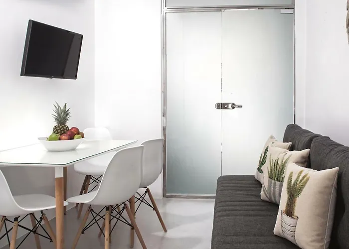 Отель Thireas Тира