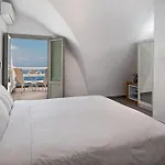 Thireas 4* Fira (Santorini)