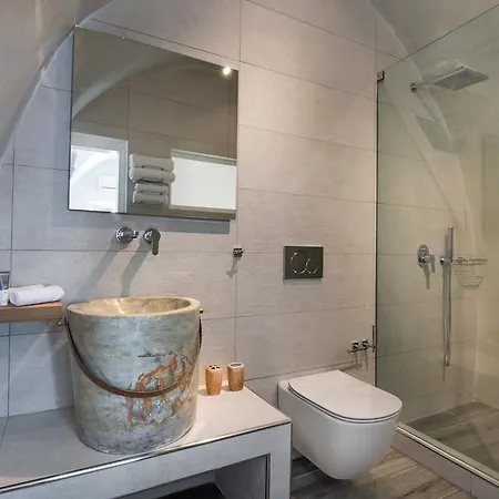 Thireas Szálloda Fíra