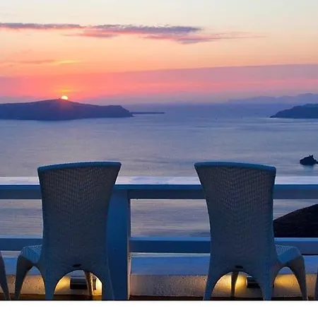 Thireas Szálloda Fíra