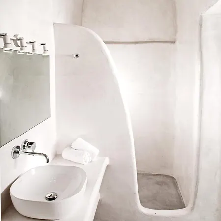 Thireas Hotel Fira (Santorini)