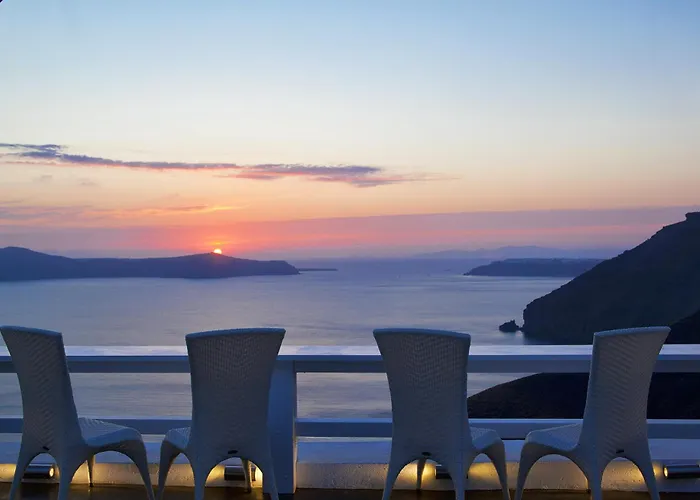 Thireas Fira (Santorini)