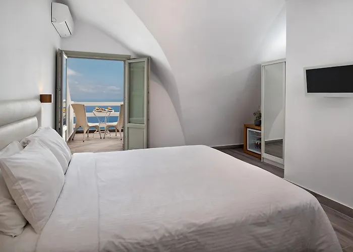 Thireas 4* Fira (Santorini)