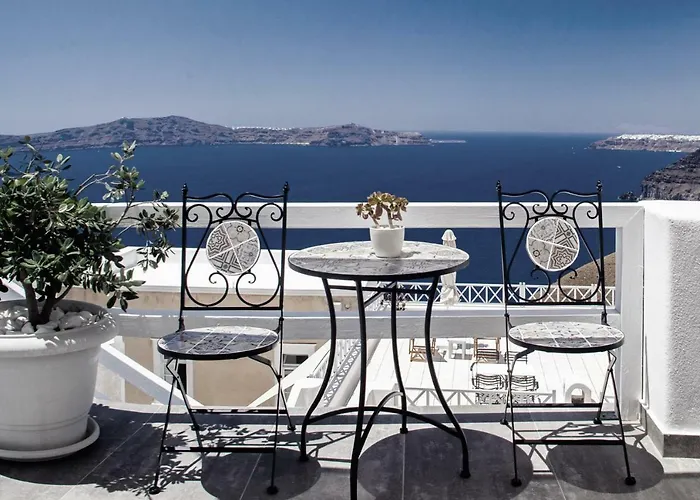 Thireas Fira (Santorini)