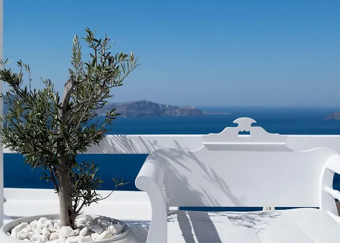 Thireas Hotel Fira (Santorini)