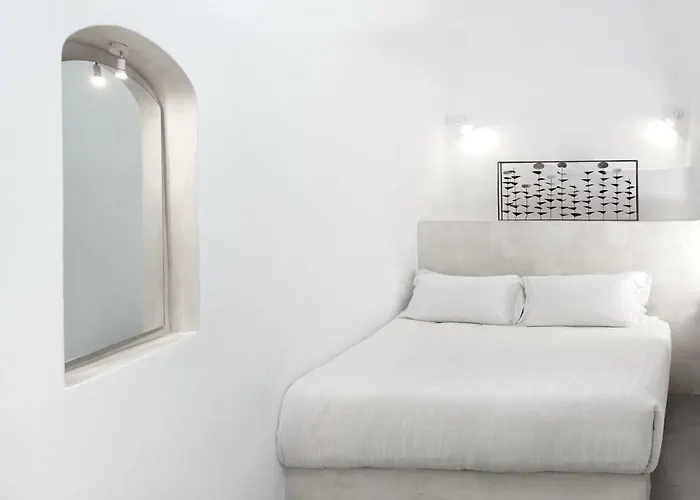 Thireas Fira (Santorini)