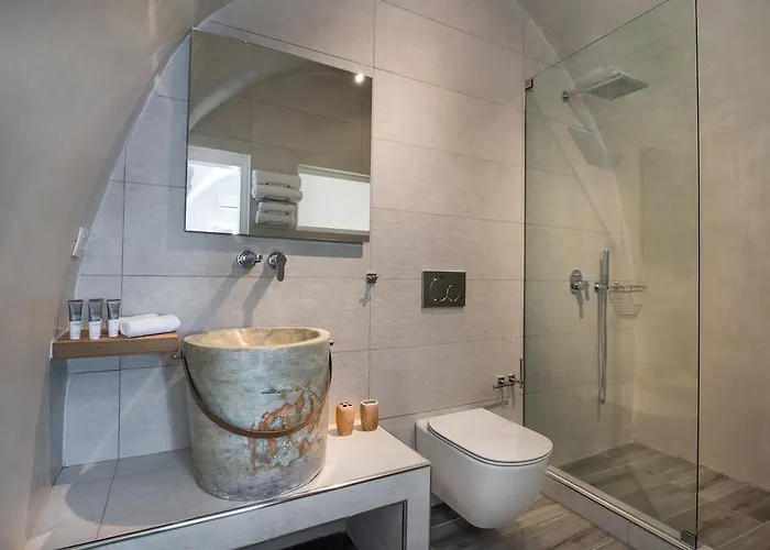 Thireas Hotel Fira (Santorini)