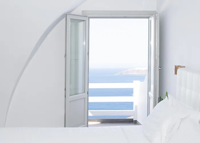 Thireas Hotel Fira (Santorini)